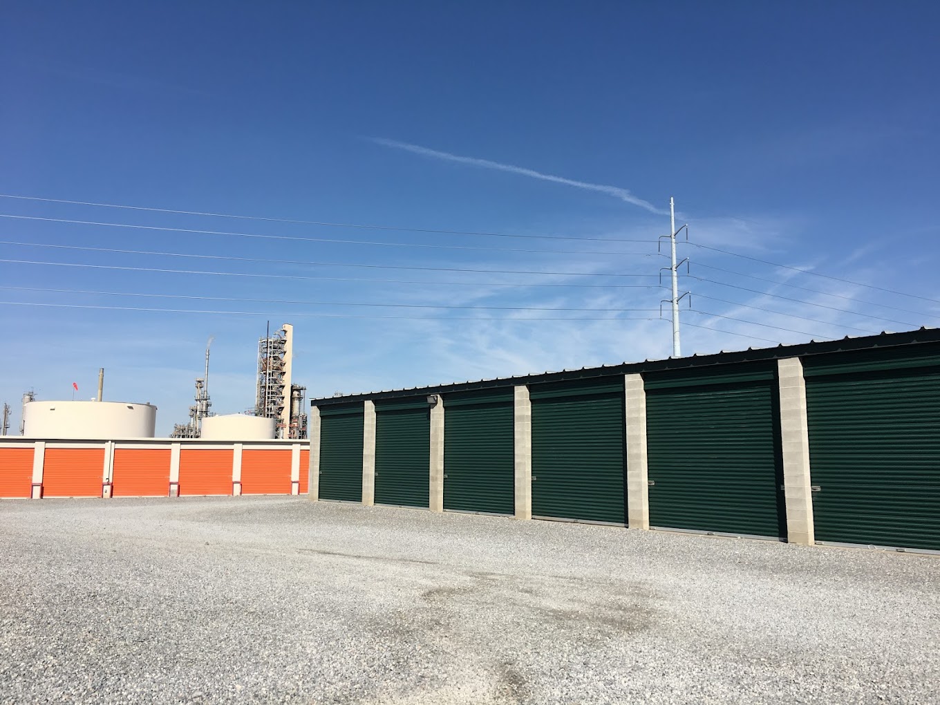 Drive-up storage buildings at Freeway Storage Bountiful