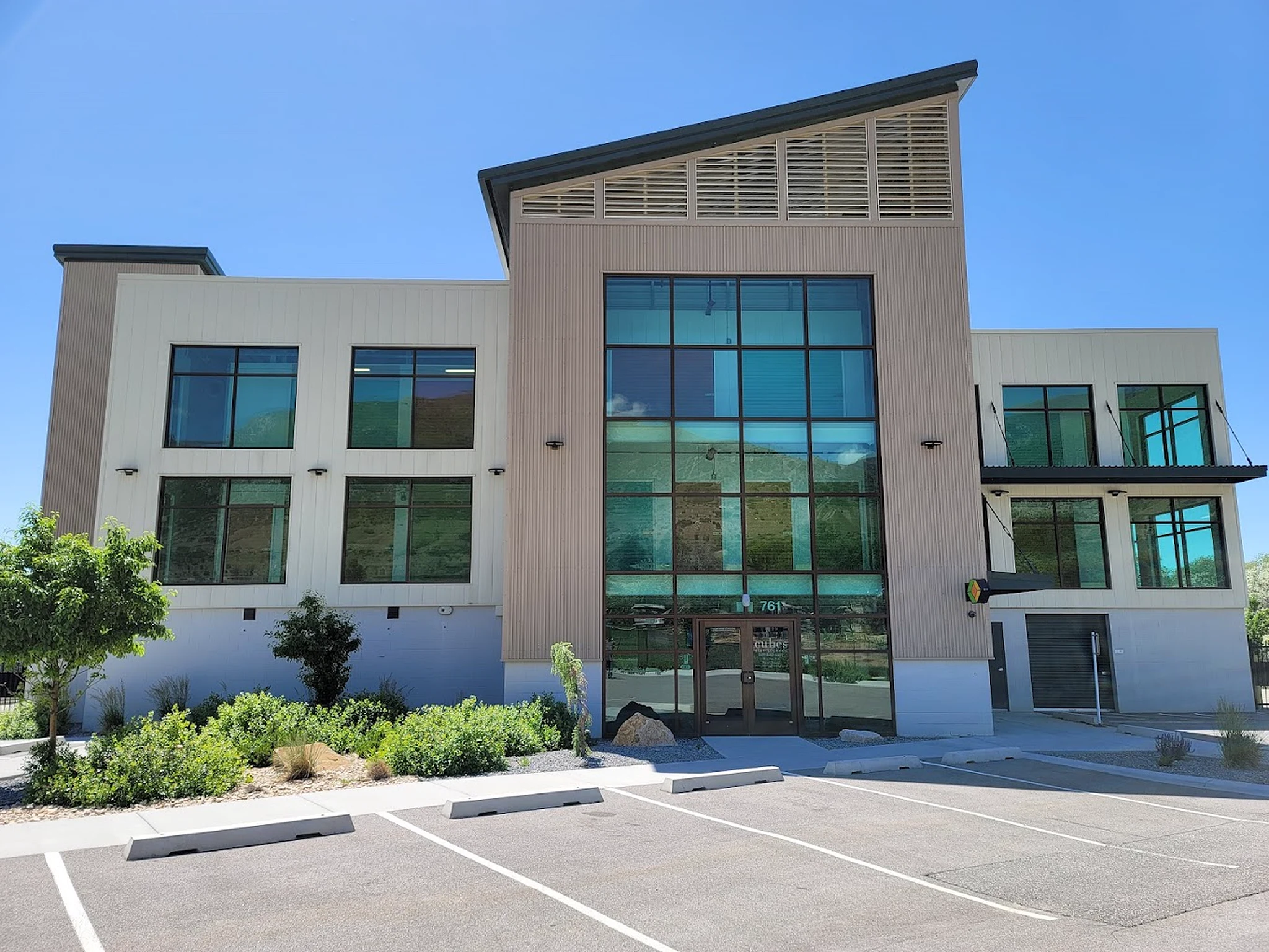 Three-level Lock It Up Self Storage facility in Farmington, Utah